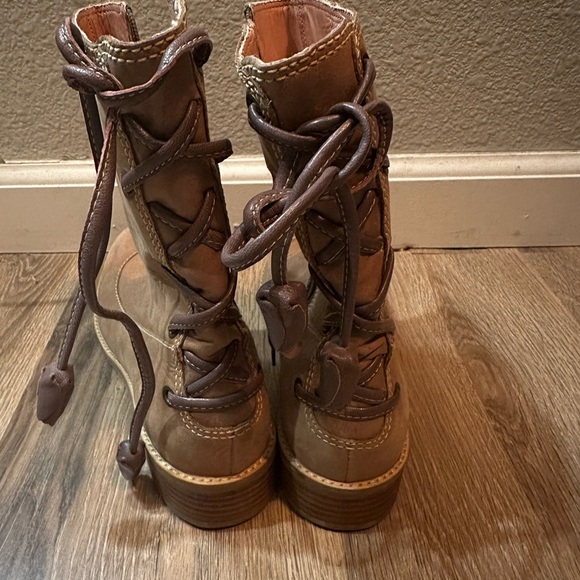 Miss Albright Anthropologie boots in light brown suede - Picture 4 of 9